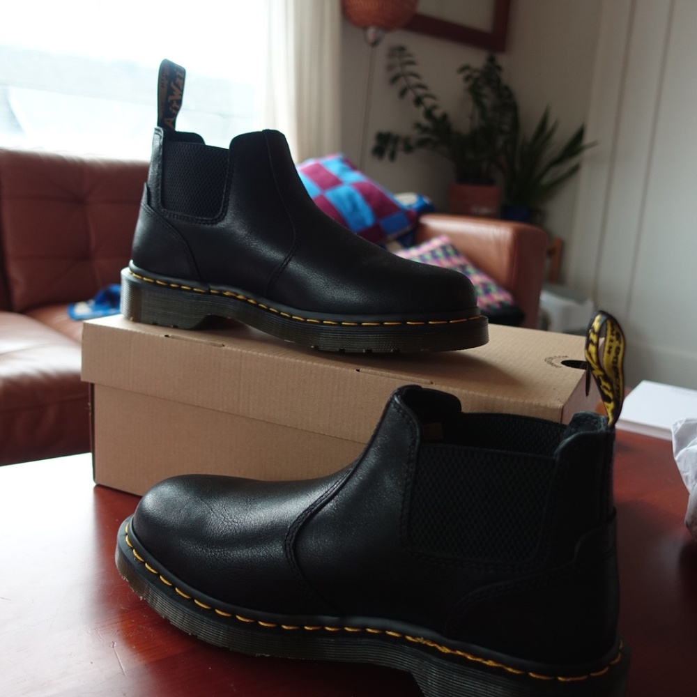 Doc Martens Lo Rogue Chelsea boots *BRAND NEW IN BOX* - Picture 3 of 7
